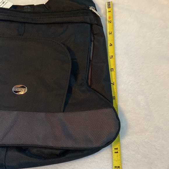 NWT American Tourister Black Cross Body Travel Bag Adjustable Strap - Picture 9 of 11